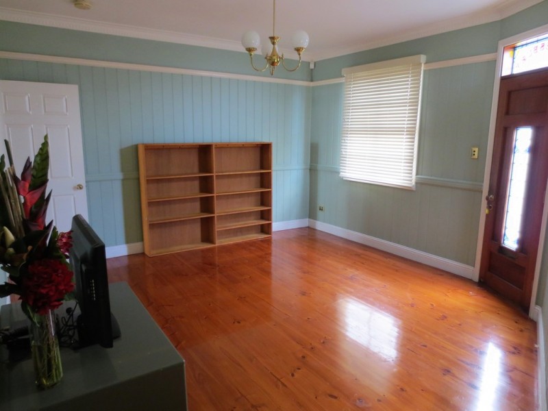 25 York Pde, Spring Hill QLD 4000