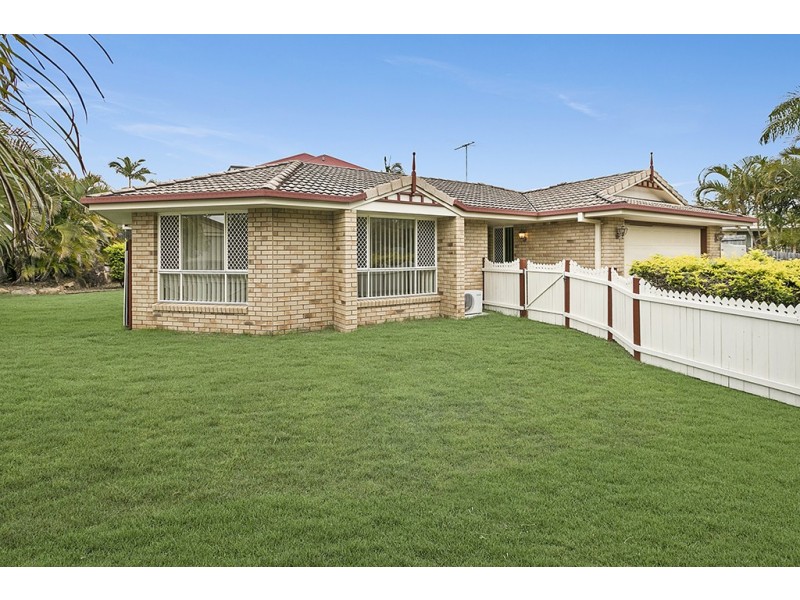 1 Peace Court, Eatons Hill QLD 4037