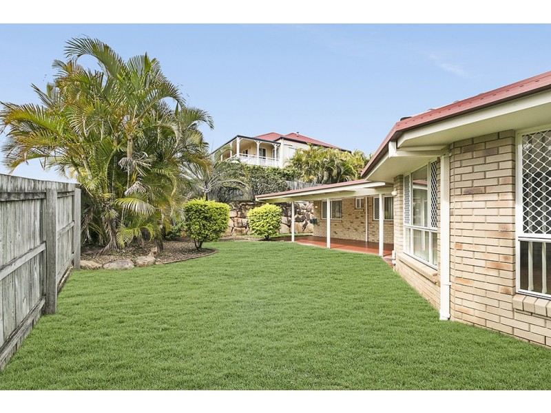1 Peace Court, Eatons Hill QLD 4037