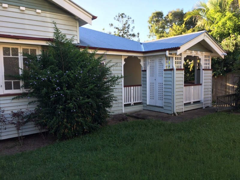 11 Sylvia Street, Camp Hill QLD 4152