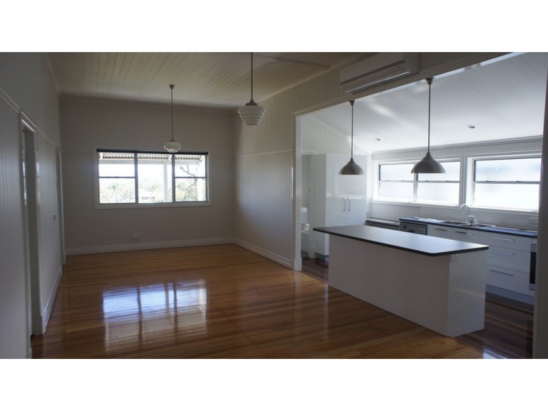 11 Sylvia Street, Camp Hill QLD 4152