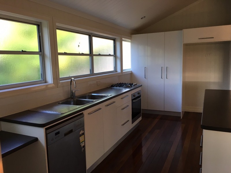 11 Sylvia Street, Camp Hill QLD 4152