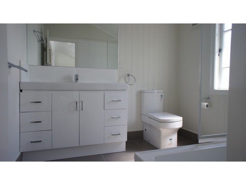 11 Sylvia Street, Camp Hill QLD 4152