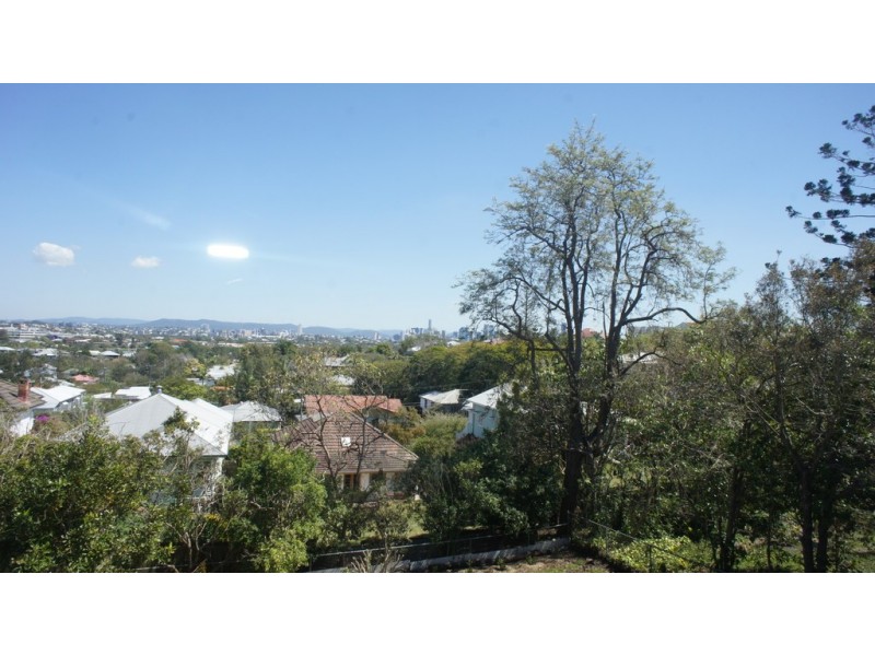 11 Sylvia Street, Camp Hill QLD 4152