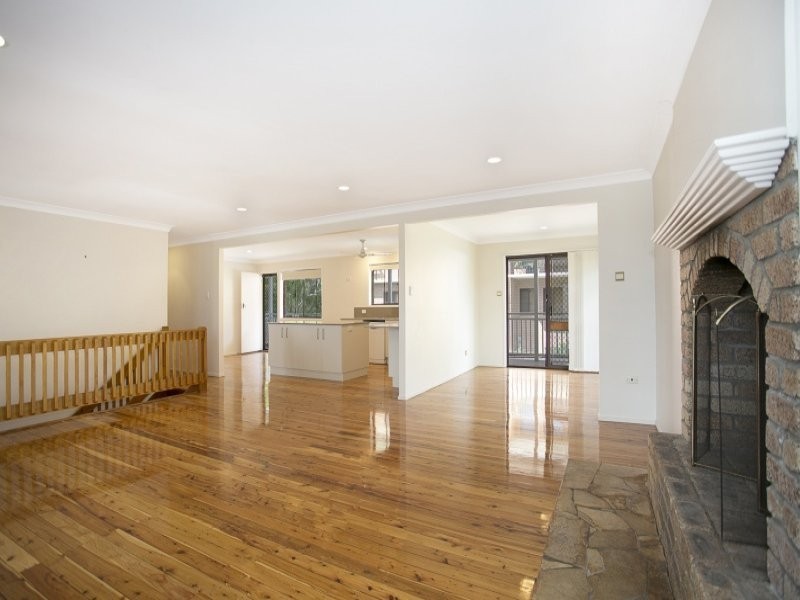 272 Chapel Hill Rd, Chapel Hill QLD 4069