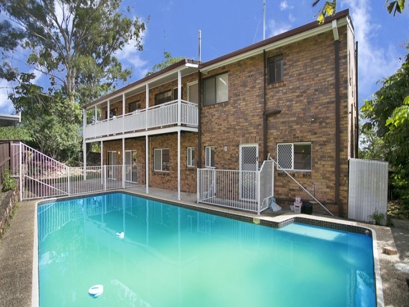 272 Chapel Hill Rd, Chapel Hill QLD 4069