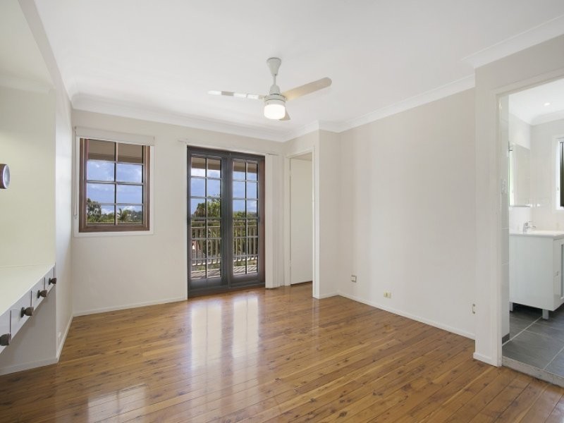 272 Chapel Hill Rd, Chapel Hill QLD 4069