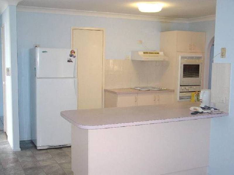 9 Renee Street, Regents Park QLD 4118