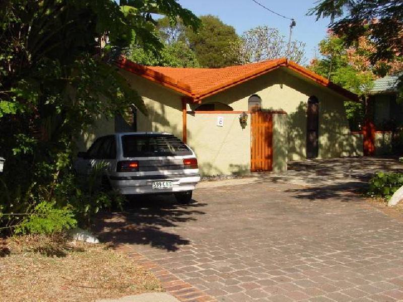 8 Sweetgum Street, Hillcrest QLD 4118