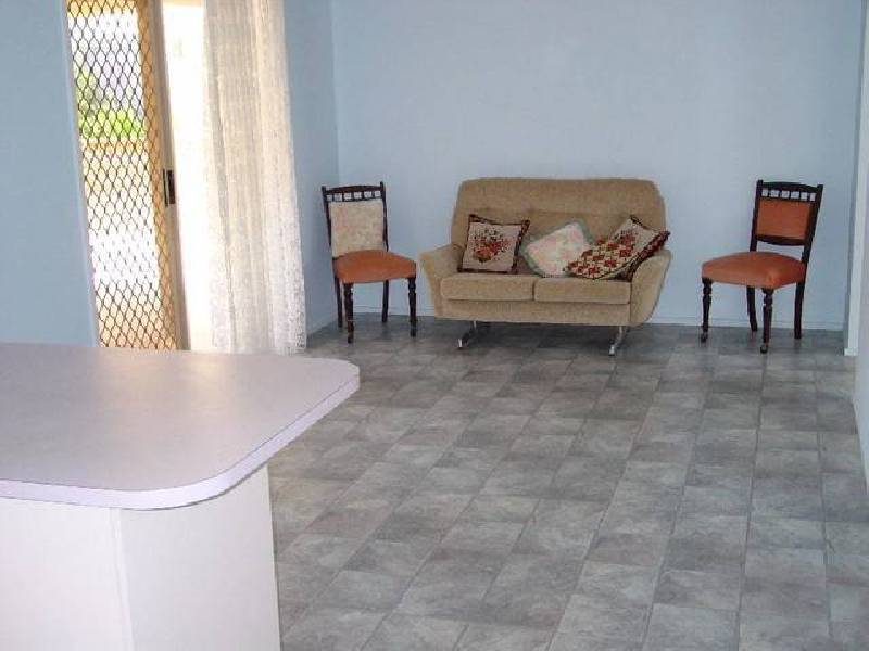 9 Renee Street, Regents Park QLD 4118