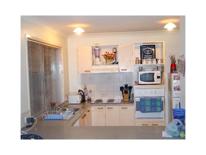 34 Bottlebrush Drive, Regents Park QLD 4118