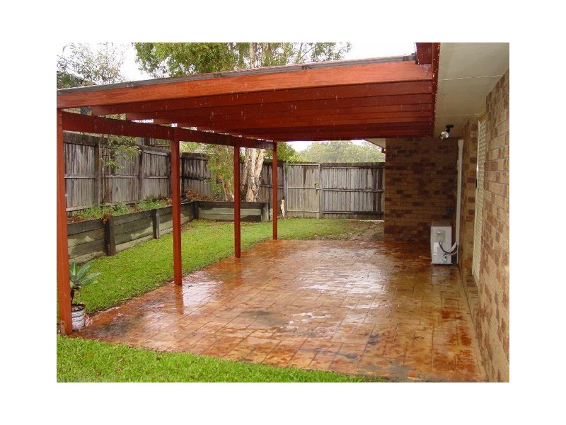 5 Regal Drive, Regents Park QLD 4118