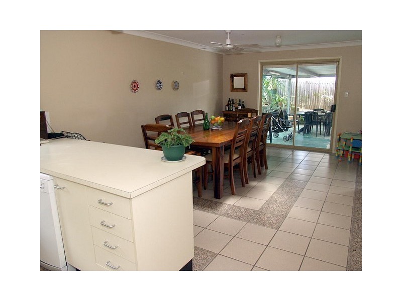 13 Acorus Court, Regents Park QLD 4118