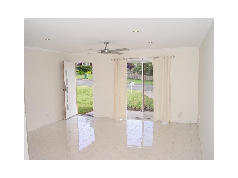 39 Conifer Street, Hillcrest QLD 4118