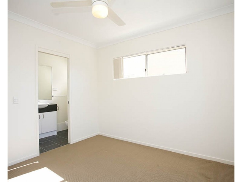 2/91-93 Lower King Street, Caboolture QLD 4510
