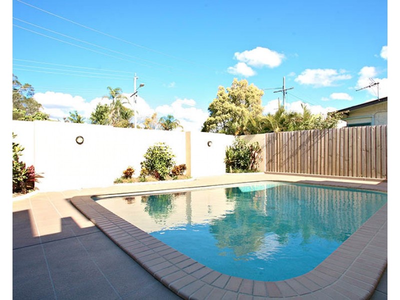 2/91-93 Lower King Street, Caboolture QLD 4510