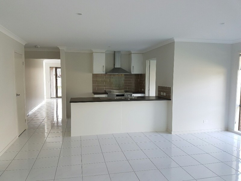 19 Dundee Drive, Morayfield QLD 4506