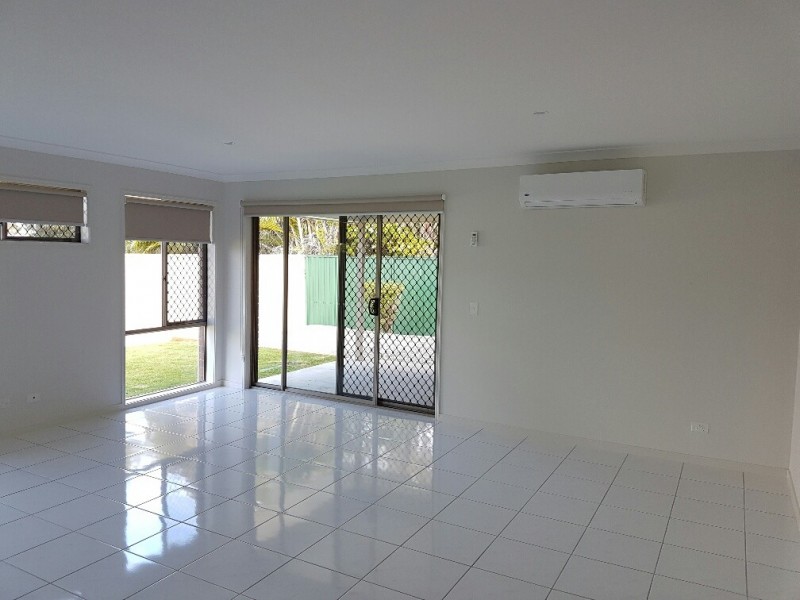 19 Dundee Drive, Morayfield QLD 4506