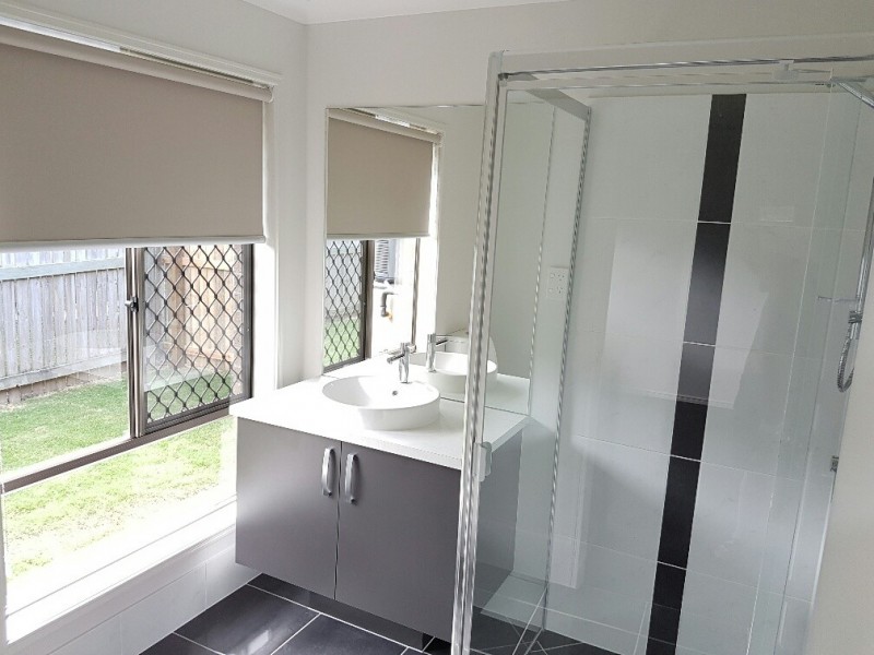 19 Dundee Drive, Morayfield QLD 4506