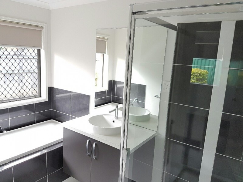 19 Dundee Drive, Morayfield QLD 4506