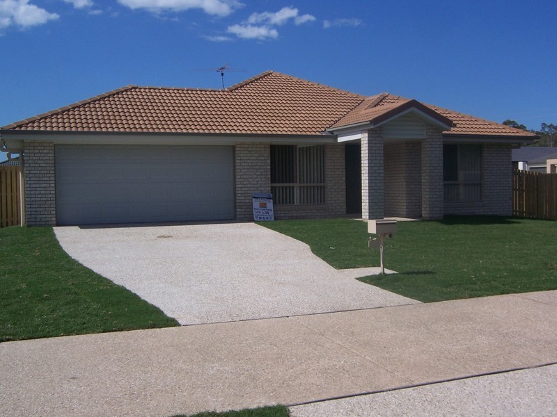 87 Sandstone Boulevard, Sandstone Point QLD 4511