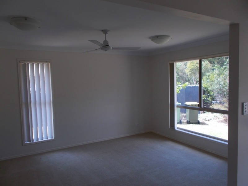 87 Sandstone Boulevard, Sandstone Point QLD 4511