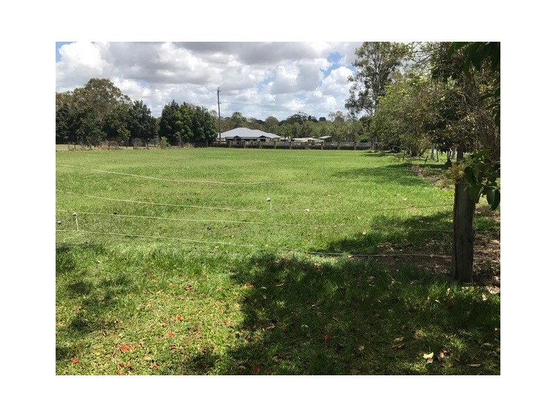 25 Clark Road, Morayfield QLD 4506