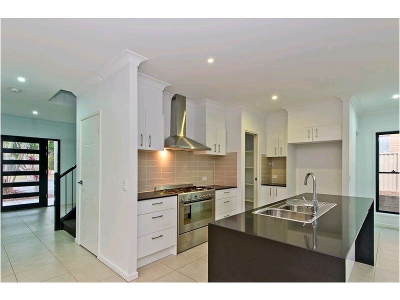 34a Maryborough Terrace, Scarborough QLD 4020