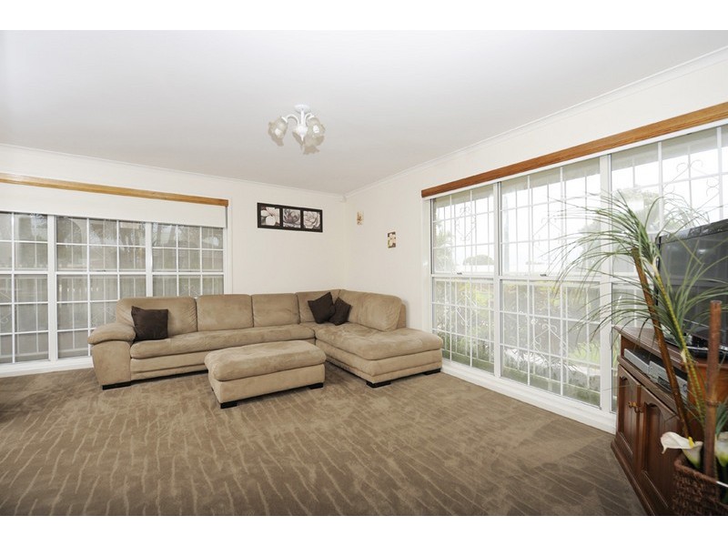 17 Emerson Drive, Morayfield QLD 4506