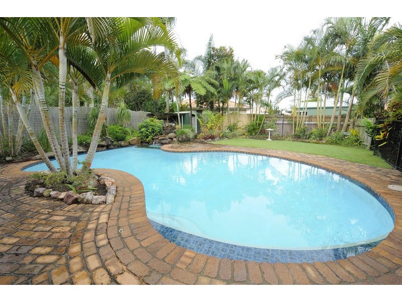 17 Emerson Drive, Morayfield QLD 4506
