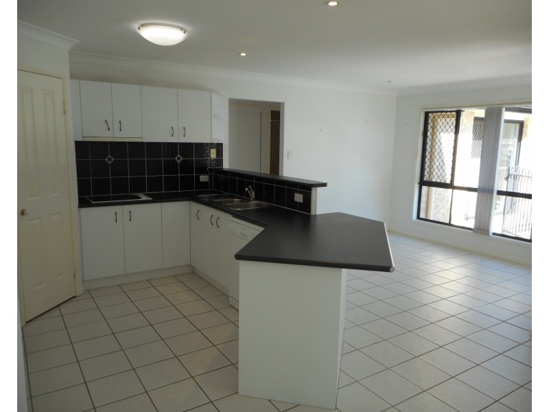 8 Tallow Court, Sandstone Point QLD 4511