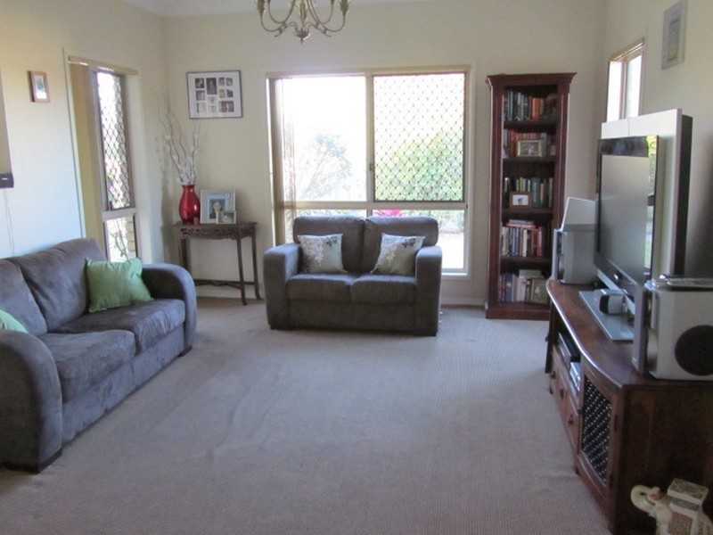 21 Peters Drive, Caboolture QLD 4510