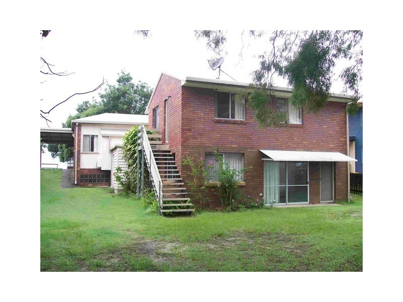 55 Biggs Avenue, Beachmere QLD 4510