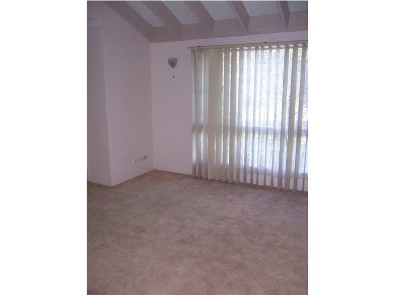 4 Lina Street, Morayfield QLD 4506