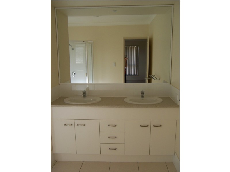 8 Ashbrook Drive, Morayfield QLD 4506