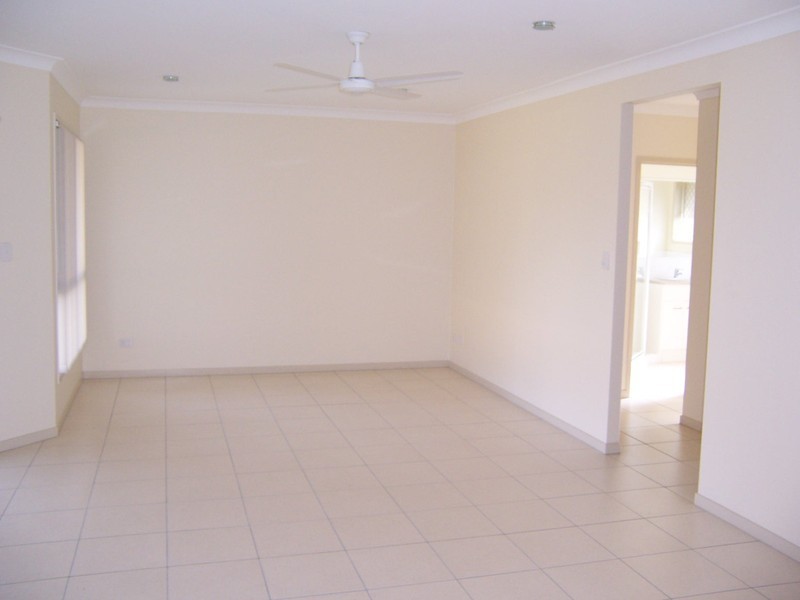 8 Ashbrook Drive, Morayfield QLD 4506