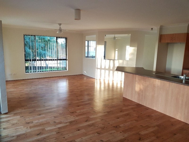 10 Sapphire Court, Morayfield QLD 4506