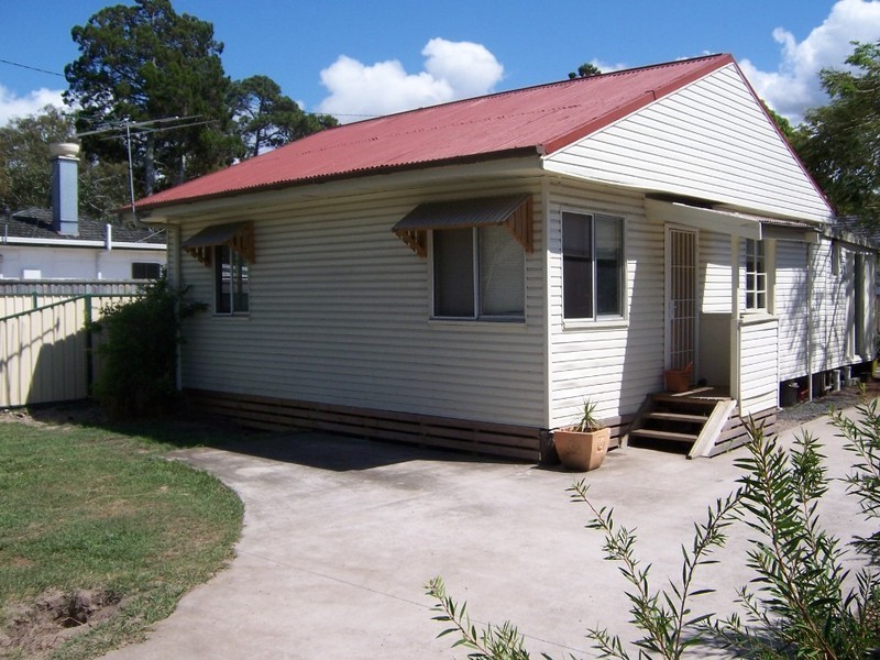 868 Beachmere Road, Beachmere QLD 4510