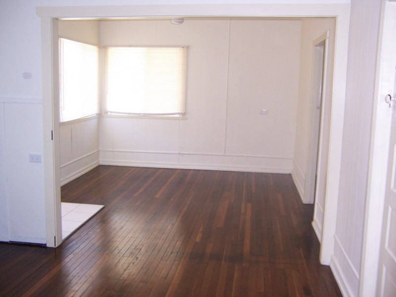 868 Beachmere Road, Beachmere QLD 4510