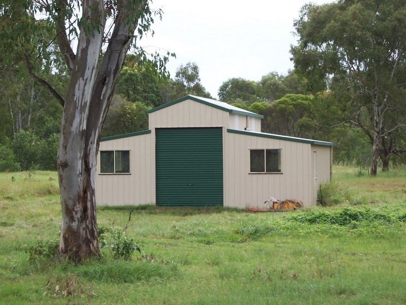 33 Campbell Parade, Beachmere QLD 4510