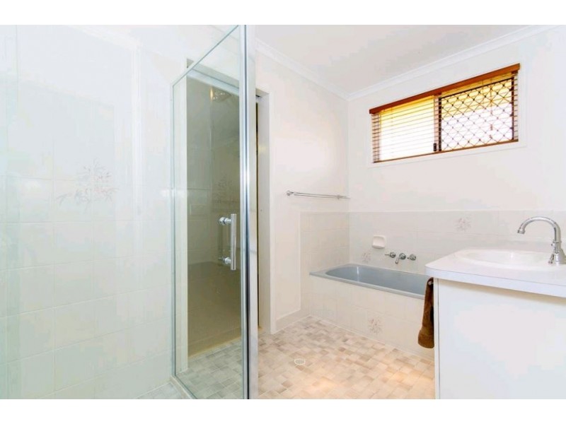 16 Oaklands Drive, Caboolture South QLD 4510