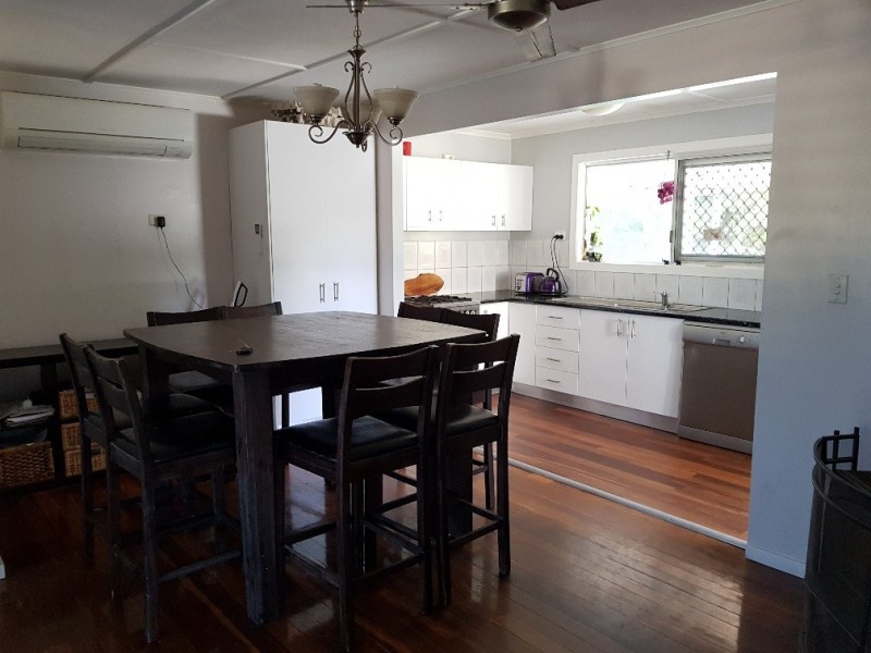 136 Bishop Road, Beachmere QLD 4510