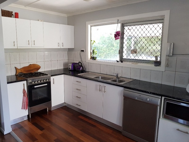 136 Bishop Road, Beachmere QLD 4510