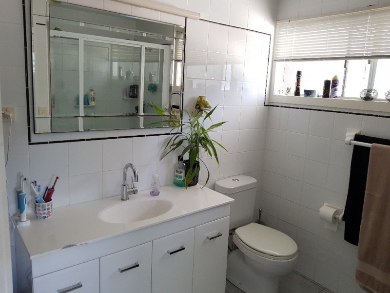 136 Bishop Road, Beachmere QLD 4510