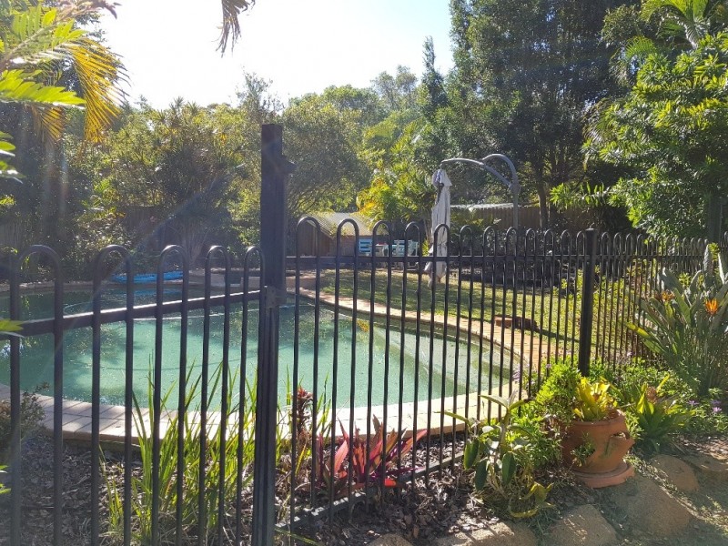 136 Bishop Road, Beachmere QLD 4510