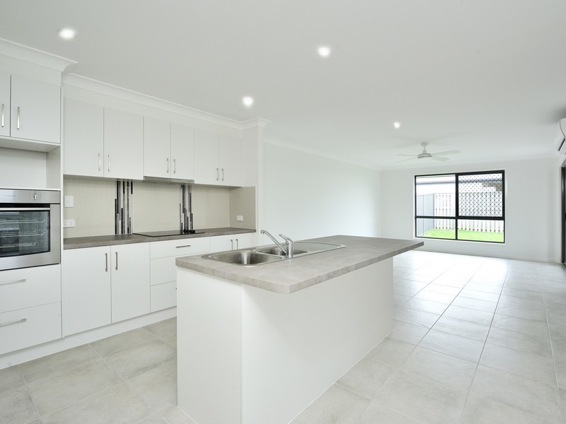 2/4 Cyan Court, Morayfield QLD 4506