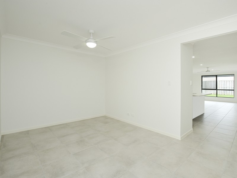 2/4 Cyan Court, Morayfield QLD 4506