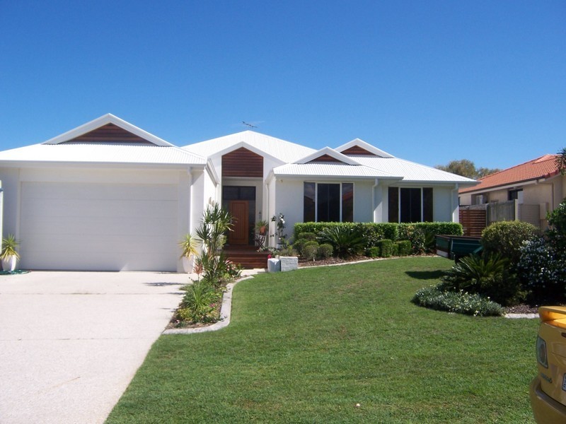 5 Avalon Street, Sandstone Point QLD 4511