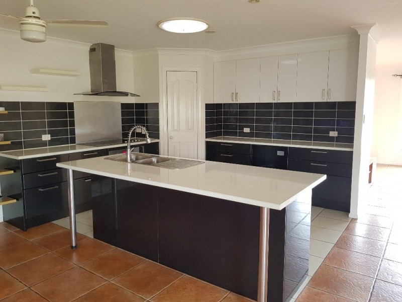 15 Wimbledon Drive, Morayfield QLD 4506