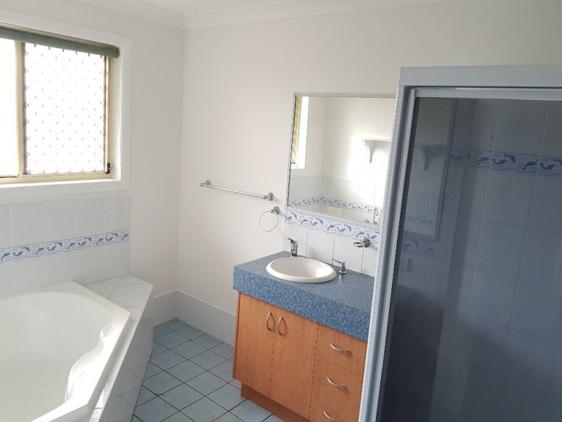 15 Wimbledon Drive, Morayfield QLD 4506